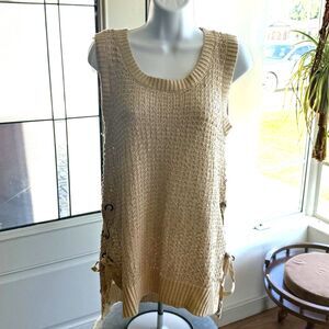 NWT Cream Knit Sleeveless Sweater Small